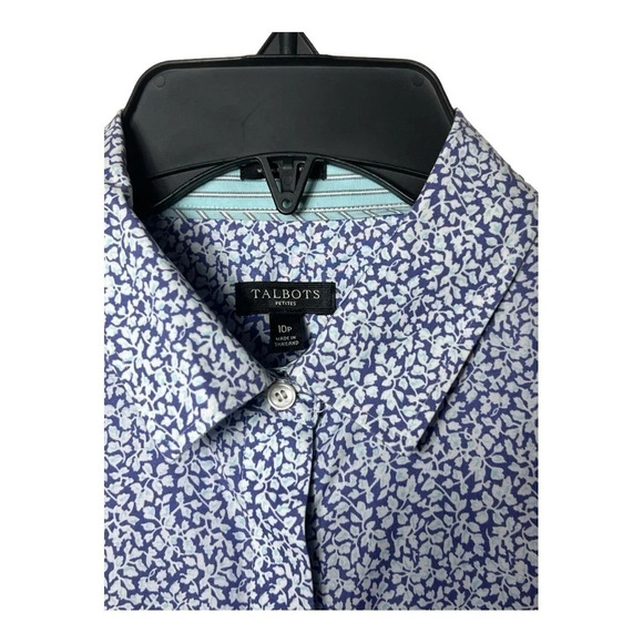 1548. TALBOTS 3/4 SLEEVES FLORAL PATTERN TOP FULL BUTTON‎ UP BLUE/WHITE IN COLOR - Picture 5 of 9